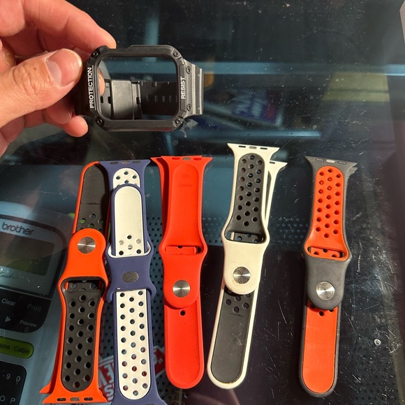 Red Apple Watch Series 6 - Picture 6 of 7